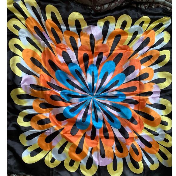 Psychedelic circular pattern satin MOSI scarf multicolor glossy colorful black - Picture 5 of 13